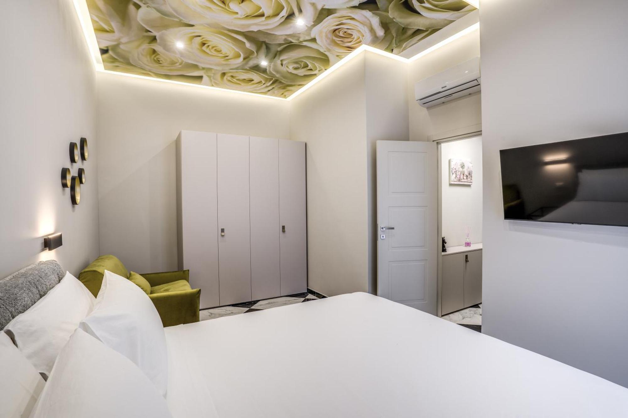 Lady Rose One Apartment เนเปิลส์ ภายนอก รูปภาพ