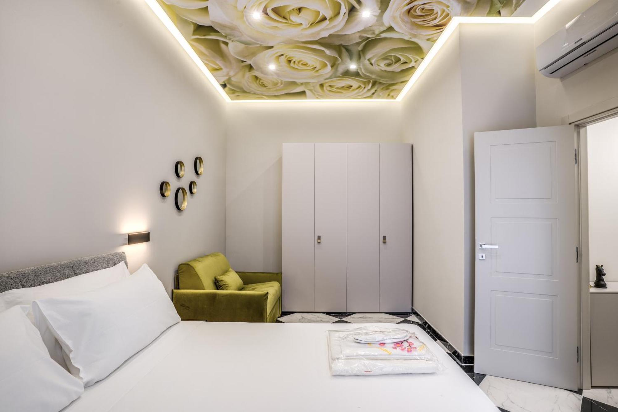 Lady Rose One Apartment เนเปิลส์ ภายนอก รูปภาพ